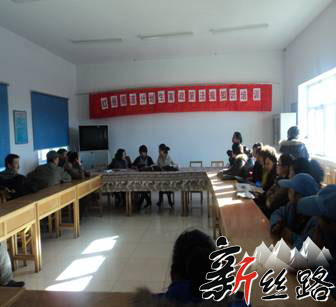 城镇居民养老保险参保原则采取属地原则和自愿原则